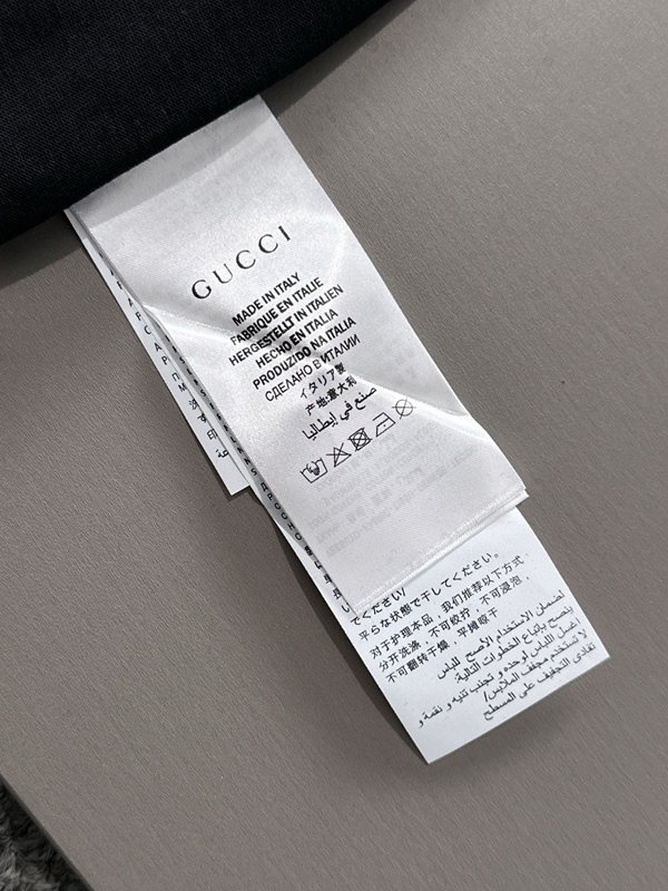 ブランドTシャツ着用イメージ